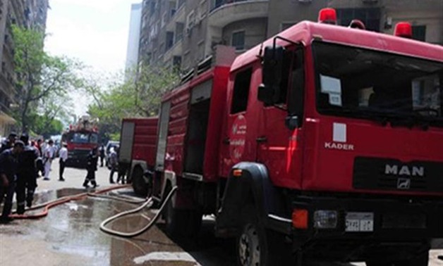 14 سيارة إطفاء تتمكن من السيطرة على حريق هائل بمسرح الليسية فى وسط البلد