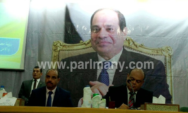 صور الرئيس السيسى تتصدر المؤتمر الجماهيرى لوفد البرلمان بمحافظة مطروح 
