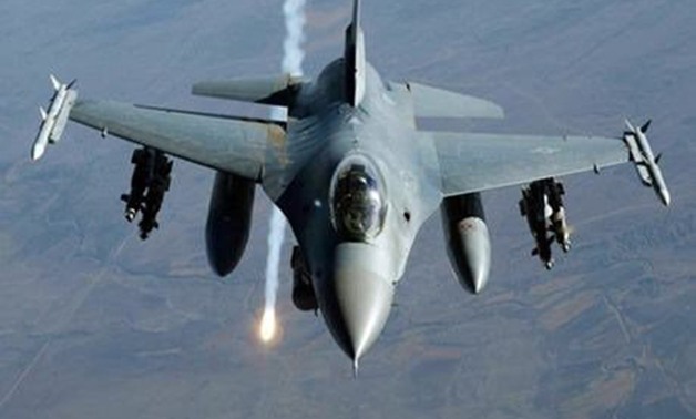 القوات الجوية تدمر 10سيارات دفع رباعى محملة بأسلحة وذخائر على الحدود الغربية