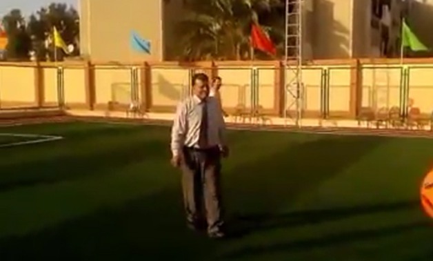 بالفيديو.. رحمى بكير نائب شمال سيناء يشارك فى مباراة كرة قدم مع الأهالى