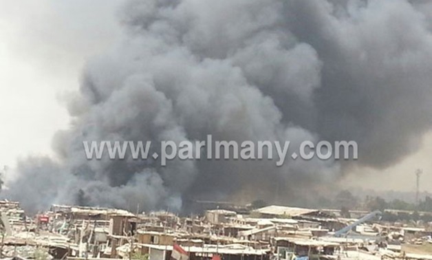 بالصور.. اندلاع حريق هائل فى "سوق الجمعة" بمنطقة السيدة عائشة