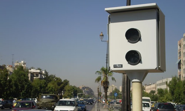 كاميرات لمراقبة الحركة بسبب غلق منزل المحور باتجاه طريق إسكندرية الصحراوى 