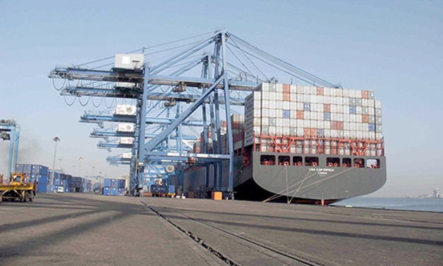 المتحدث الإعلامى للميناء: ميناء دمياط يستقبل 10 سفن حاويات وبضائع عامة 