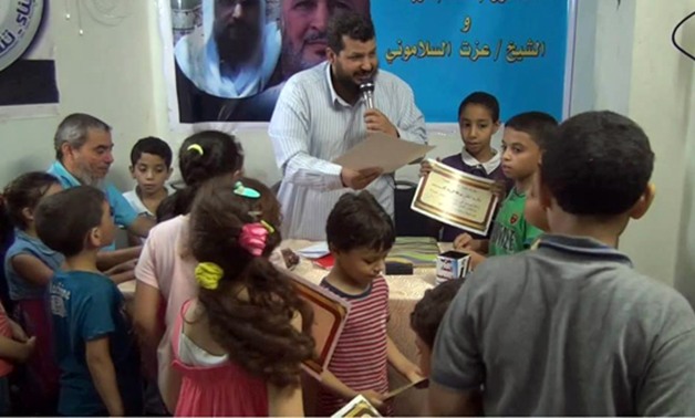 بالصور.. الجماعة الإسلامية تعود لممارسة نشاطاتها باستغلال الأطفال بحضور أسامة حافظ