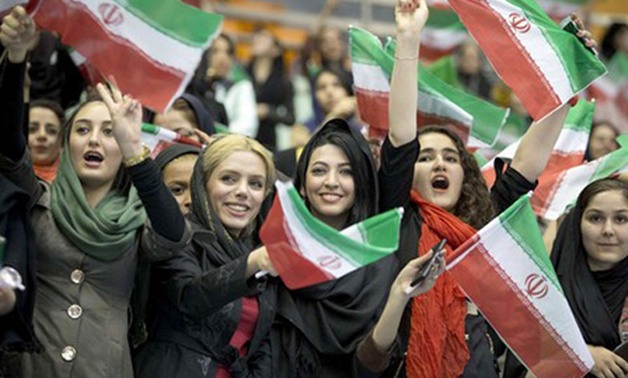 لأول مرة.. إيران تسمح للنساء بمشاهدة مباراة الكرة الطائرة داخل الملاعب 