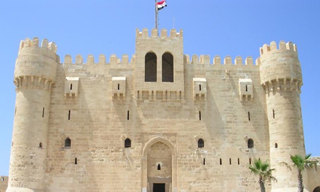 إقبال كبير من مواطنى الإسكندرية على قلعة قايتباى فى أول أيام عيد الفطر 