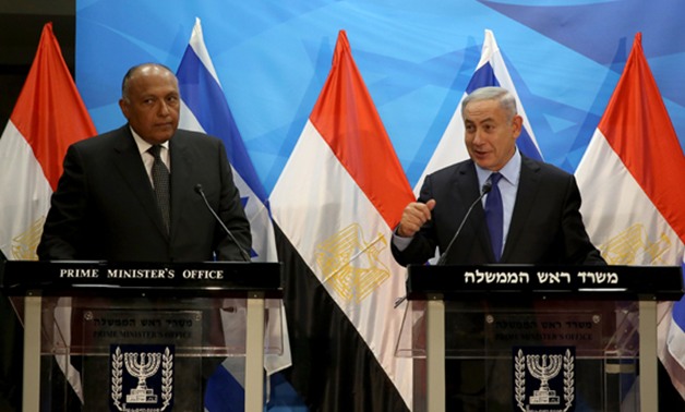 الإذاعة العبرية: نتنياهو يطلب من شكرى وساطة مصر لإعادة الإسرائيليين الأسرى من غزة
