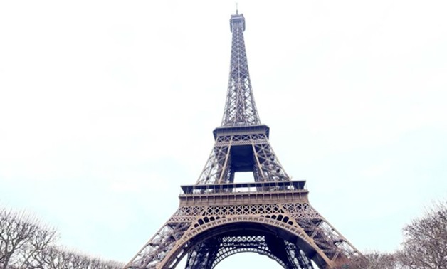 فرنسا تتضامن مع ميونخ.. عمدة باريس: إضاءة برج إيفل بألوان علم ألمانيا تكريما للضحايا