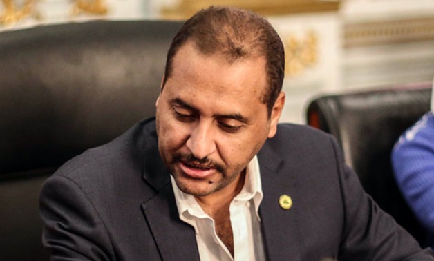 حسين أبو الوفا: تشكيل لجنة من الأمن وكبار العائلات لإنهاء أزمة عائلتين بدشنا بسبب الثأر