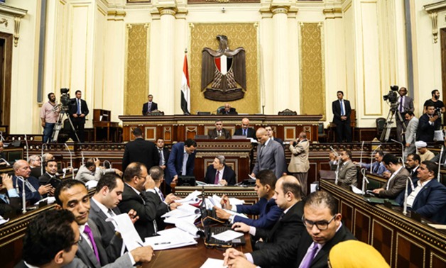 استمرار تأجيل التصويت على "النقابات العمالية".. وعبد العال: يعرض مصر لعقوبات دولية