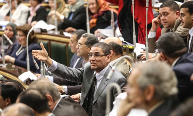 محمد أبو حامد: عدم الوفاء بالالتزامات الدستورية لا ينتج عنه أى جزاءات على البرلمان 
