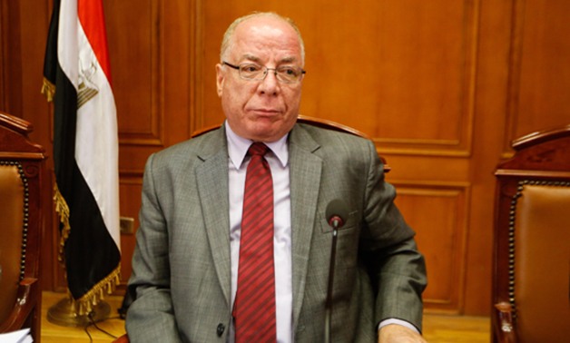  وزير الثقافة يغادر القاهرة لافتتاح معرض الأقصر الثانى الدولى للكتاب