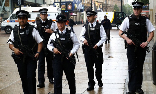 الشرطة البريطانية تغلق البوابات المؤدية إلى البرلمان وتعتقل أحد الأشخاص