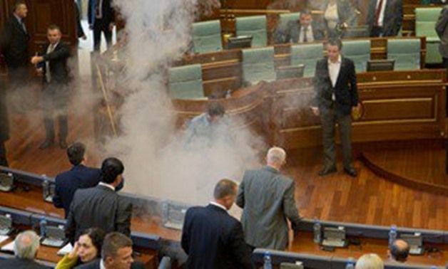 عاجل.. انفجار عبوة ناسفة بمبنى البرلمان فى كوسوفو