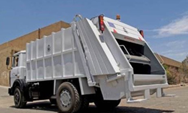 البيئة: نتتبع السيارات العاملة فى نقل القمامة بالإسكندرية بالأقمار الصناعية