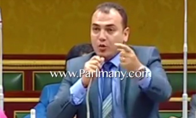 "إرسالك على بر".. نائب: البرلمان منبطح للحكومة.. وبعد دقائق: المجلس مش منبطح (فيديو)