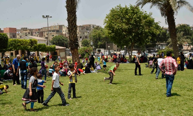نظافة القاهرة تجهز حدائق العاصمة لاستقبال المواطنين فى العيد