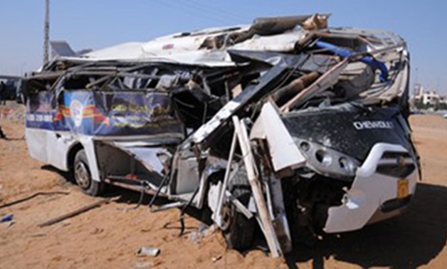 "الصحة": وفاة 5 مواطنين وإصابة 13 بحادث تصادم أتوبيس مع سيارة نقل بالفيوم