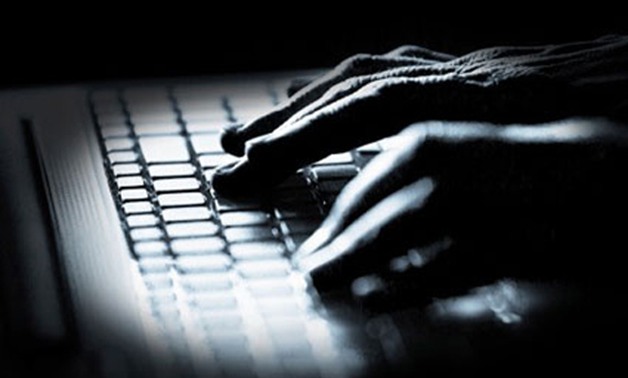 قانون الإنترنت الجديد: 25 سنة سجن وغرامة 2 مليون جنيه عقوبة "الهاكر" على مواقع الدولة