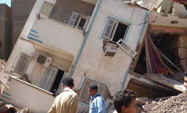 مصرع طفل وإصابة 3 آخرين فى انهيار جزء من عقار بشرق الإسكندرية