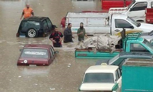 سيارات الإسعاف تفشل فى الوصول لموقع حادث انقلاب "أتوبيس قنا" بسبب السيول