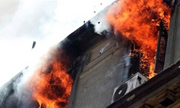 حريق هائل يشب بـ15 منزلا بعد انفجار أسطوانة غاز بقرية العتمانية فى أسيوط