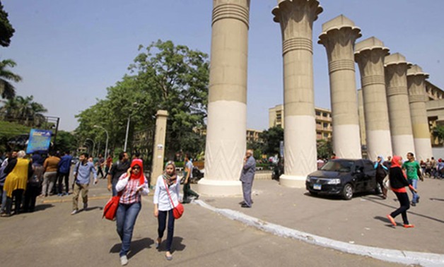 وزير التعليم العالى يشهد أداء تحية العلم وطابور عرض لطلاب جامعة عين شمس