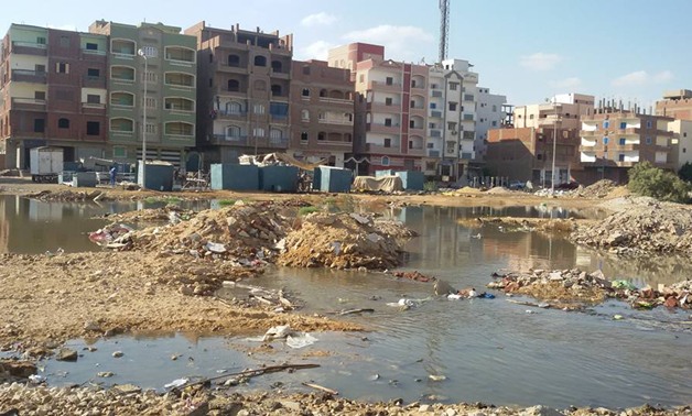بالصور.. شوارع مدينة السلام 2 بالسويس تغرق بمياه الصرف الصحى