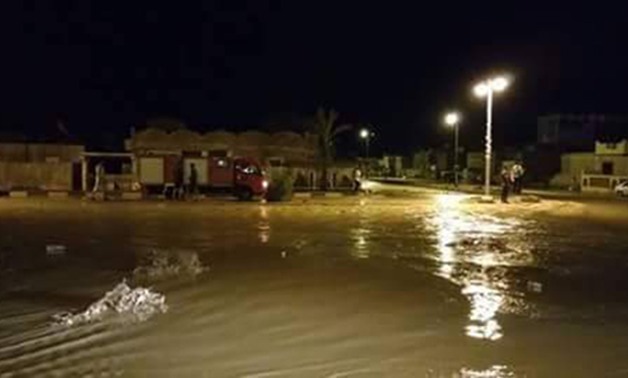 محافظ البحر الأحمر: فتح المدرسية الفكرية للمتضررين بمياه السيول فى غارب