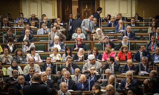 البرلمان يوافق نهائيا على تعديل "أملاك الدولة".. و"عبدالعال" يمتدح أحمد سمير بالجلسة
