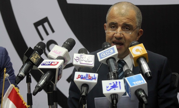 زعيم الأغلبية البرلمانية يطالب الحكومة بالتصدى للشائعات حول زلزلة الاقتصاد المصرى 