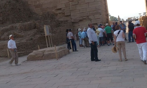 وصول فوج سياحى أمريكى يضم 60 فردا إلى مطار القاهرة لزيارة المعالم السياحية