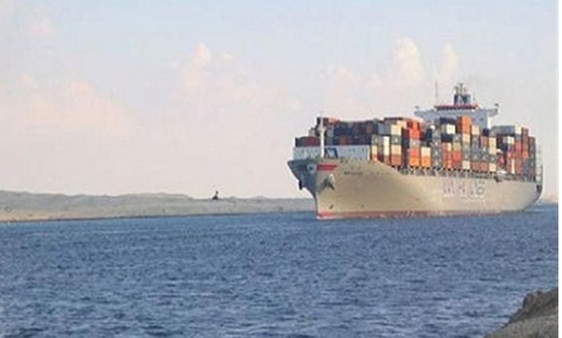 اخبار قناة السويس.. عبور 42 سفينة للمجرى الملاحى اليوم بحمولة 2.5 مليون طن