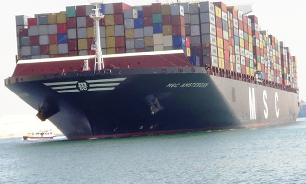 مهاب مميش: عبور 256 سفينة قناة السويس بحمولة 16.5 مليون طن فى 5 أيام