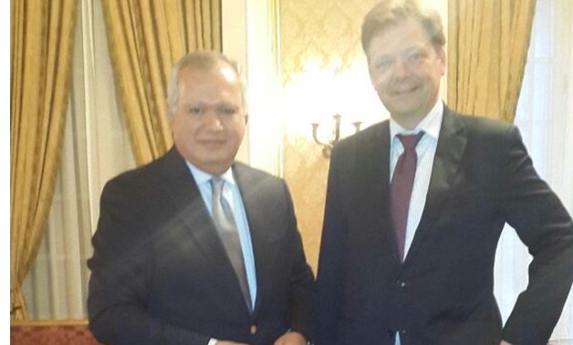 "العرابى" يلتقى مساعد وزير الخارجية الألمانى ويناقشان عودة السياحة وتطوير العلاقات