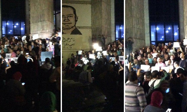وقفة للصحفيين على سلالم النقابة اعتراضًا على حكم حبس النقيب وعضوين بالمجلس (صور)