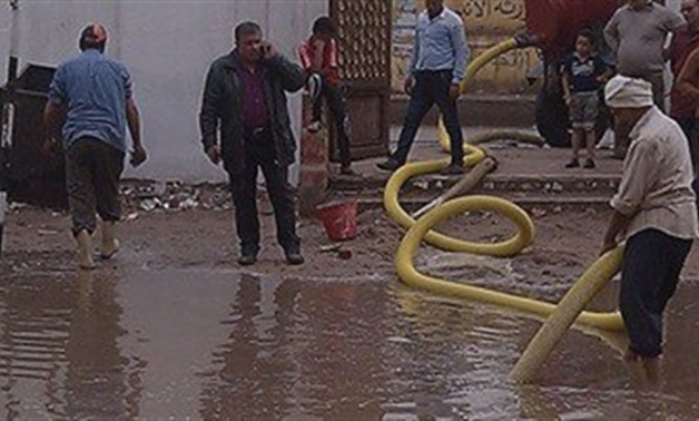 محافظ الجيزة: غرف عمليات وفرق انتشار لمواجهة الأمطار لحين تحسن الطقس