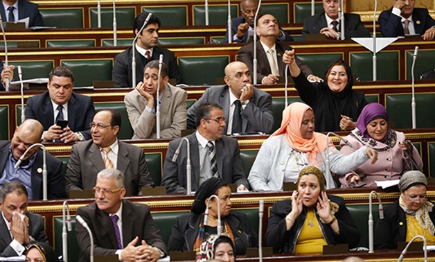 ممثلات المرأة العاملة بالبرلمان يرفضن مشروع قانون خفض سن الزواج