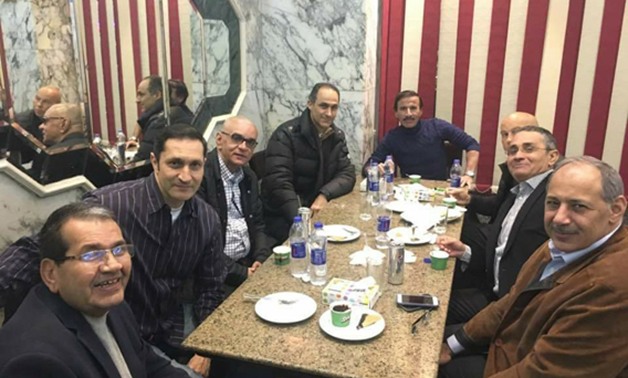 صورة جديدة لـ"علاء وجمال مبارك" فى مطعم أسماك بدوران شبرا