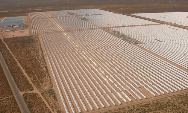 تنفيذ محطة للطاقة الشمسية بقرى درب الأربعين بمنحة إماراتية 15 مليون جنيه