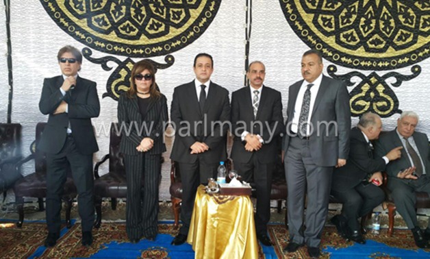 بالصور.. علاء عابد و"العمارى" و"الشعينى" يشاركون فى جنازة شهداء العباسية 