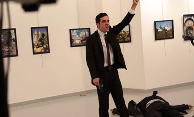 "مقتل السفير الروسى بتركيا" يتصدر تويتر..والمغردون يتوقعون حرب عالمية ثالثة