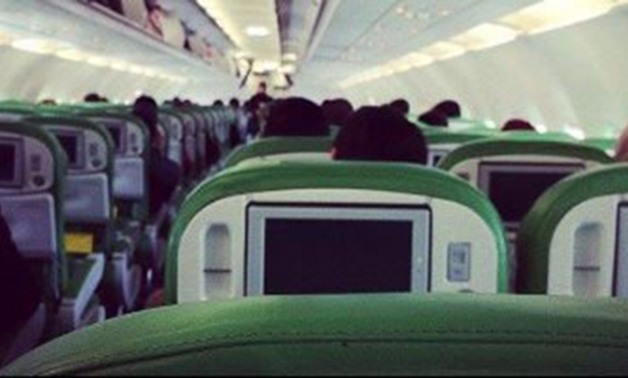 ننشر أول صورة من داخل طائرة الخطوط الجوية الأفريقية المختطفة فى مالطا