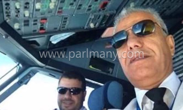 ننشر أول صورة لطاقم الطائرة الليبية المختطفة بعد هبوطها فى مالطا