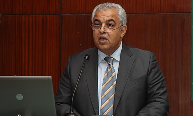 ترحيل وزير الرى الأسبق نصر علام إلى قسم إمبابة فى قضية إهدار المال العام