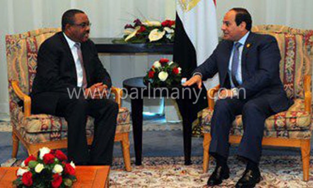 السيسى يلتقى رئيس وزراء اثيوبيا.. وديسالين يصافح الرئيس بحرارة