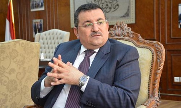 أسامة هيكل عن سيارات الوزراء الفارهة: "الوزير حقه يركب عربية مناسبة ومؤمنة"