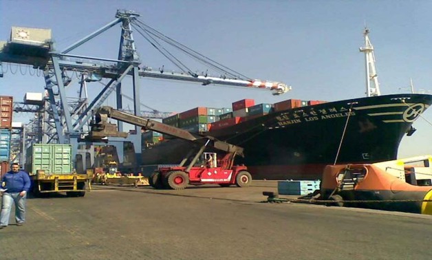 سؤال برلمانى إلى الحكومة حول منع 7 سفن قمح بميناء الإسكندرية من دخول مصر