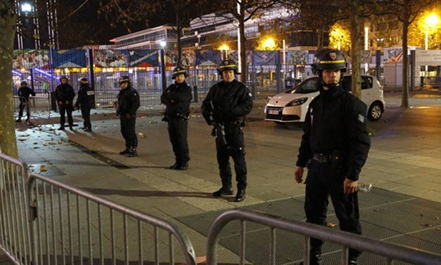 شرطة فرنسا: منفذ اعتداء متحف اللوفر صاح "الله أكبر" 