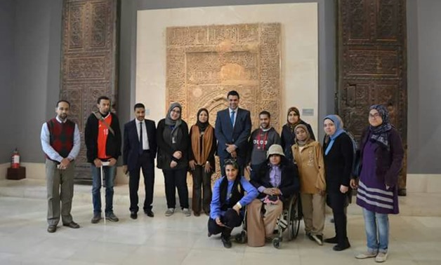 أبناء سعد زغلول يعودون للماضى.. لجنة ذوى الإعاقة بـ"الوفد" تزور متحف الفن الإسلامى (صور)